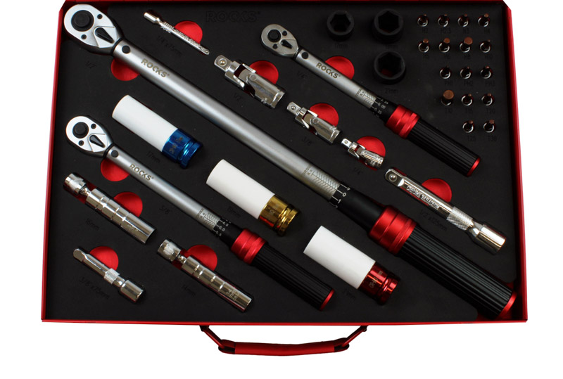 ROOKS Zestaw kluczy dynamometrycznych 1/2" 3/8" 1/4" z nasadkami 33 elementy OK-02.2070